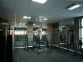 Duże lustra w studio fitness